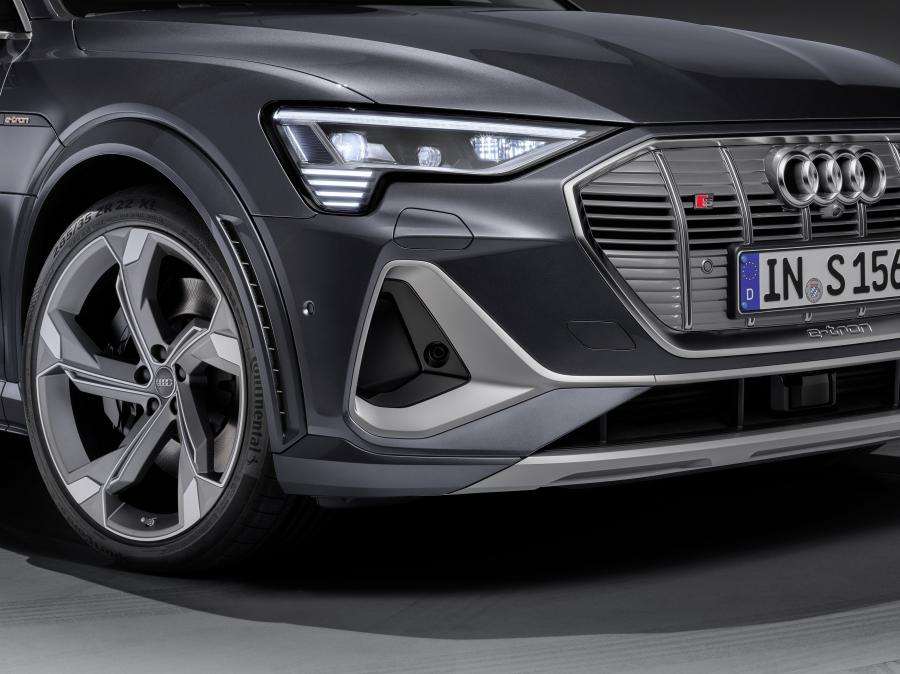 Детали экстерьера Audi e-tron S Sportback 2020 года  (WW) (фото 52 из 77)
